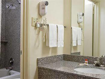 Super 8 By Wyndham Caryville Tn Room photo